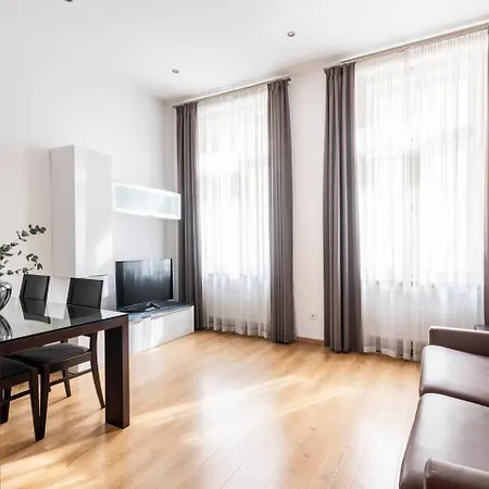 Place Of Grace - 50 Meters From Dancing House Prague Room photo